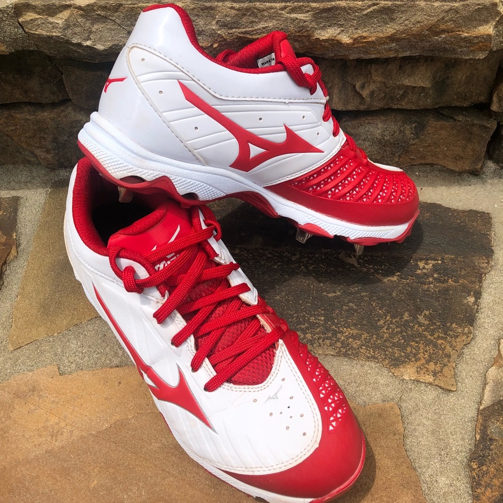 BRAND NEW!!! Mizuno 9 Spike Softball Cleats
